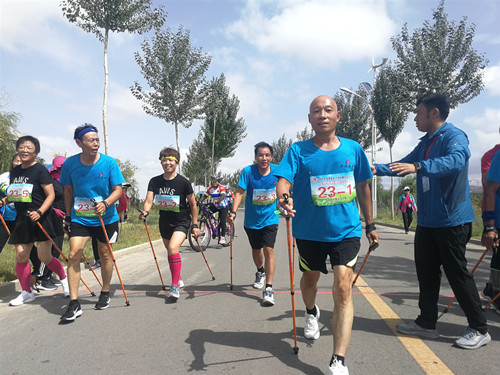 2019年全國老年人持杖健走交流活動(dòng)開幕！周口市10名愛好者參賽